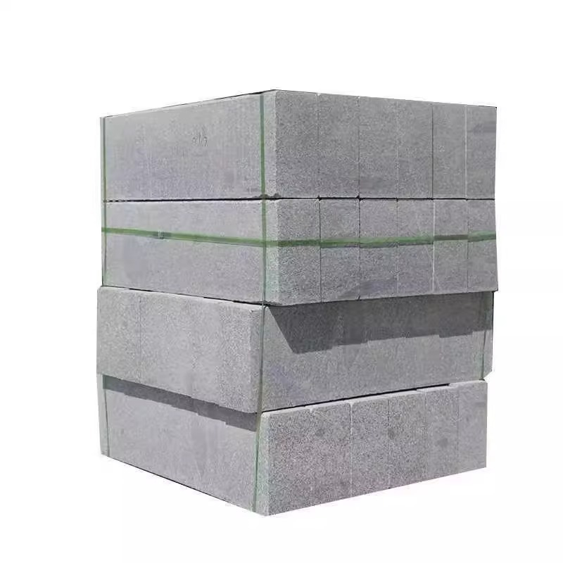 The side of the stone curbstone of Huamagang in Linxia, Gansu Province, is made of white sesame limestone, concrete, YDR dirt road, ivory stone and cement Item Picture