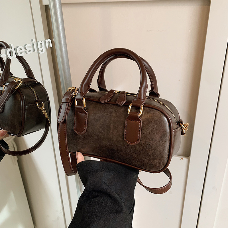 The high-end Maillard handbag for women is a new 2024 trendy, retro and versatile single-shoulder bag for commuting details Picture