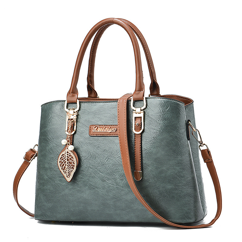 Fashionable women's tote bag 2024 new style middle-aged mom bag large capacity retro women's handbag Item Picture