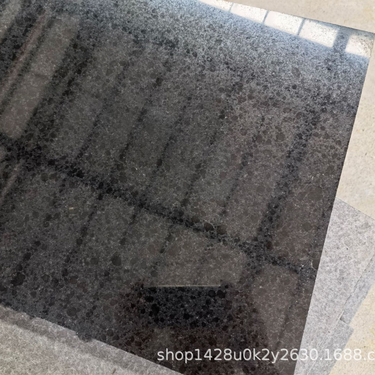 Factory direct supply of Fuding black granite square floor tiles, sesame grey, lychee face flamed slabs, sesame black stone Specification drawing