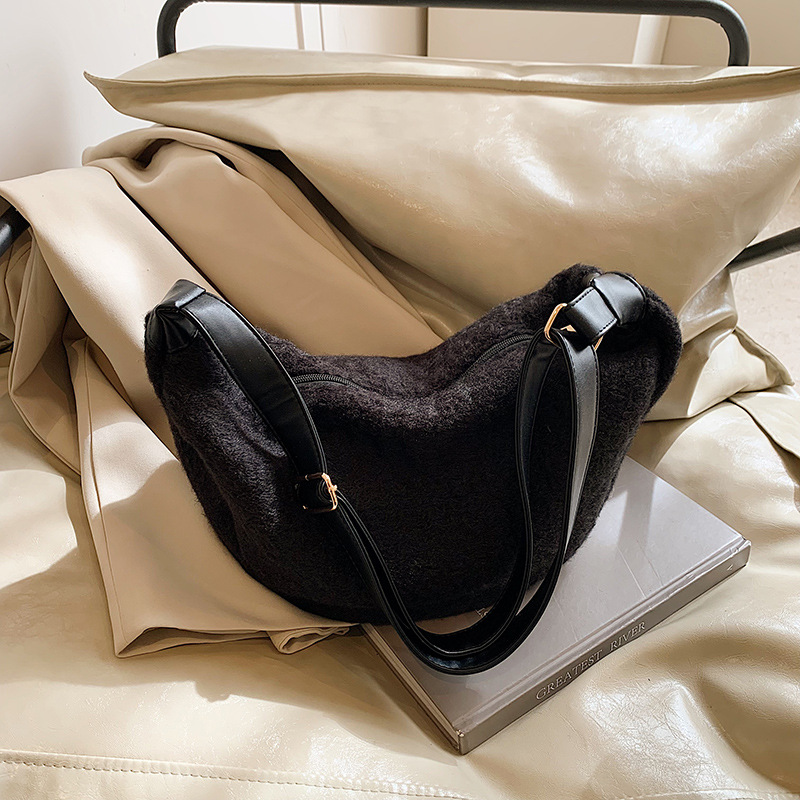 Underarm bag for women, large-capacity 2024 new casual and niche design, single-shoulder crossbody bag, versatile for commuting dumplings details Picture