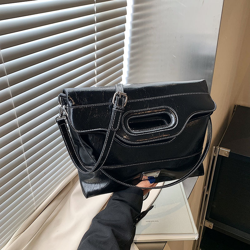 A new high-end casual soft leather single-shoulder crossbody bag and tote bag for women in 2025 with a large capacity for commuting Specification drawing