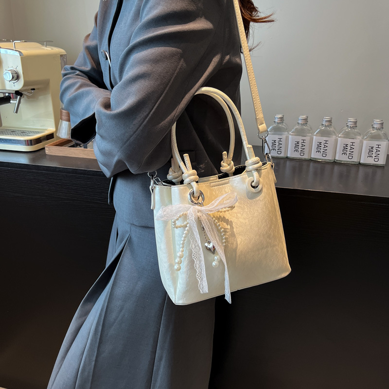 Cross-border high-end retro simple hand-held bucket bag for women 2025 new style versatile casual commuting single-shoulder crossbody bag Specification drawing