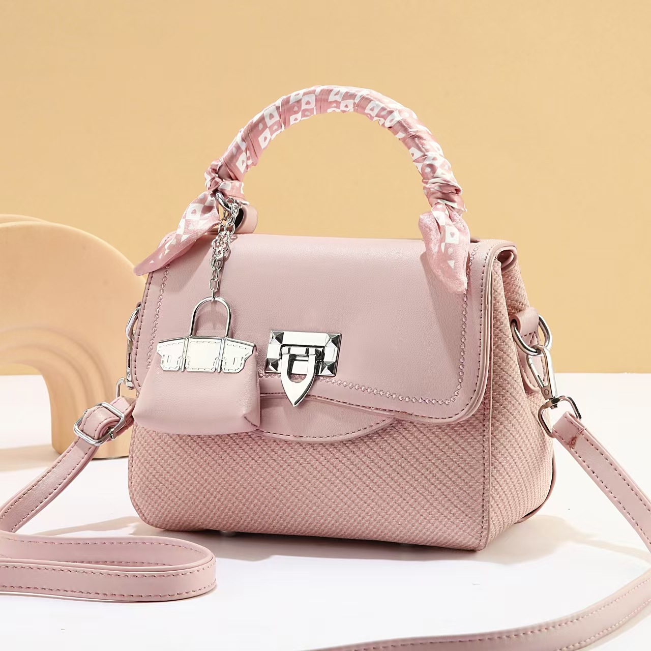 The manufacturer's new Korean version versatile and simple single-shoulder crossbody bag for summer 2025, a small summer bag for women's export details Picture