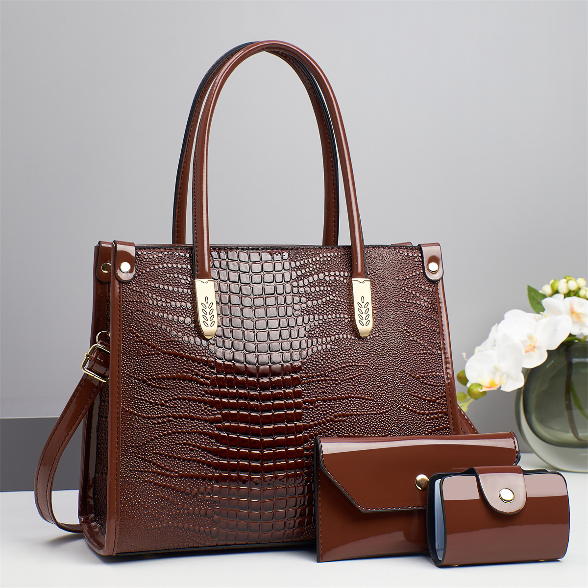 New crocodile pattern cross-border fashion trend women's bag, high-end large-capacity single-shoulder bag, crossbody bag, steamed bun mother handbag details Picture