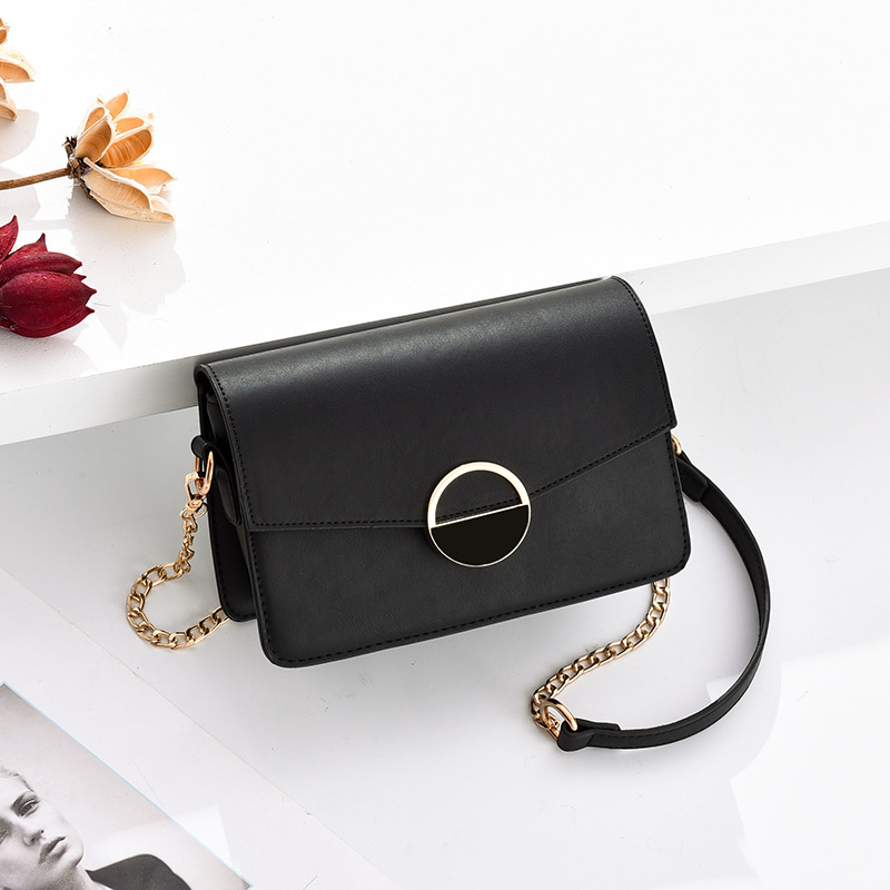 The new Spring/Summer 2024 fashionable crossbody bag for women, a Korean-style simple chain bag, a single-shoulder small square bag, is trendy Specification drawing
