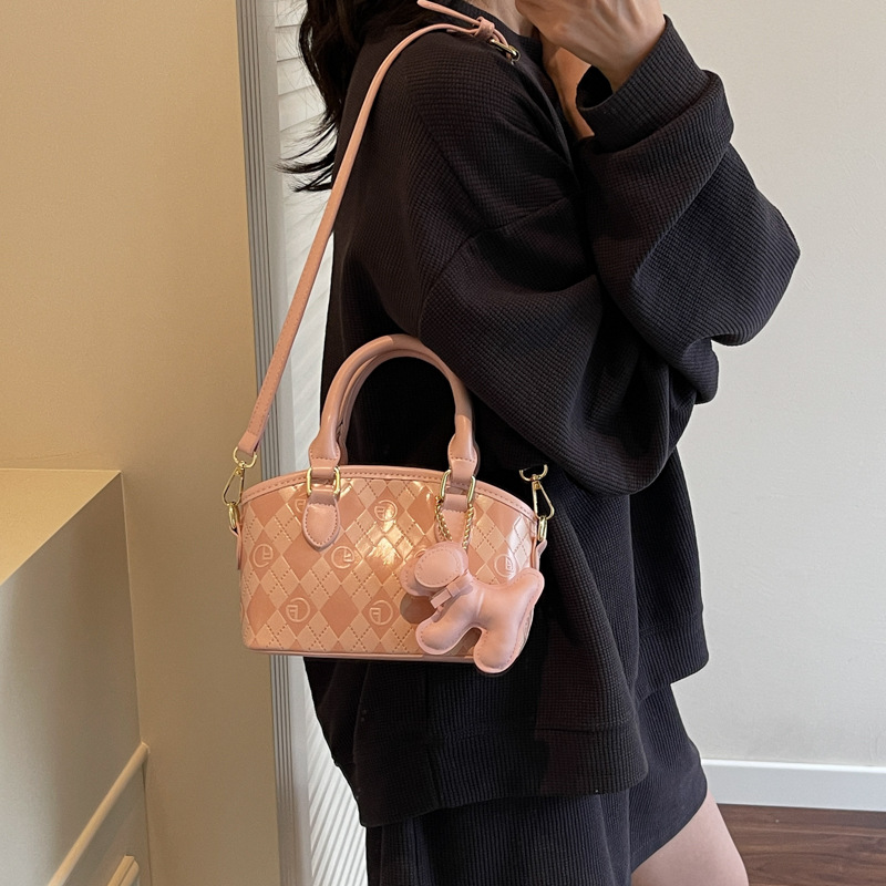 A niche color-blocking diamond-shaped hand-held bucket bag for 2025, a simple, trendy, fashionable and versatile single-shoulder crossbody bag Specification drawing
