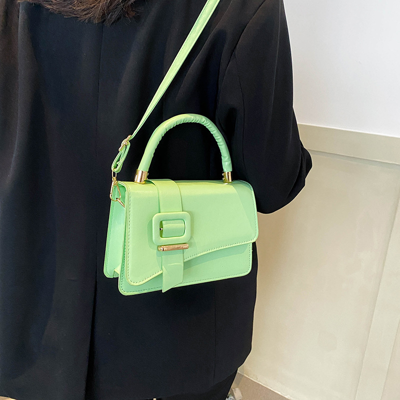 The new 2022 trendy crossbody handbag is a versatile and stylish Korean-style small square bag with a single shoulder texture Specification drawing