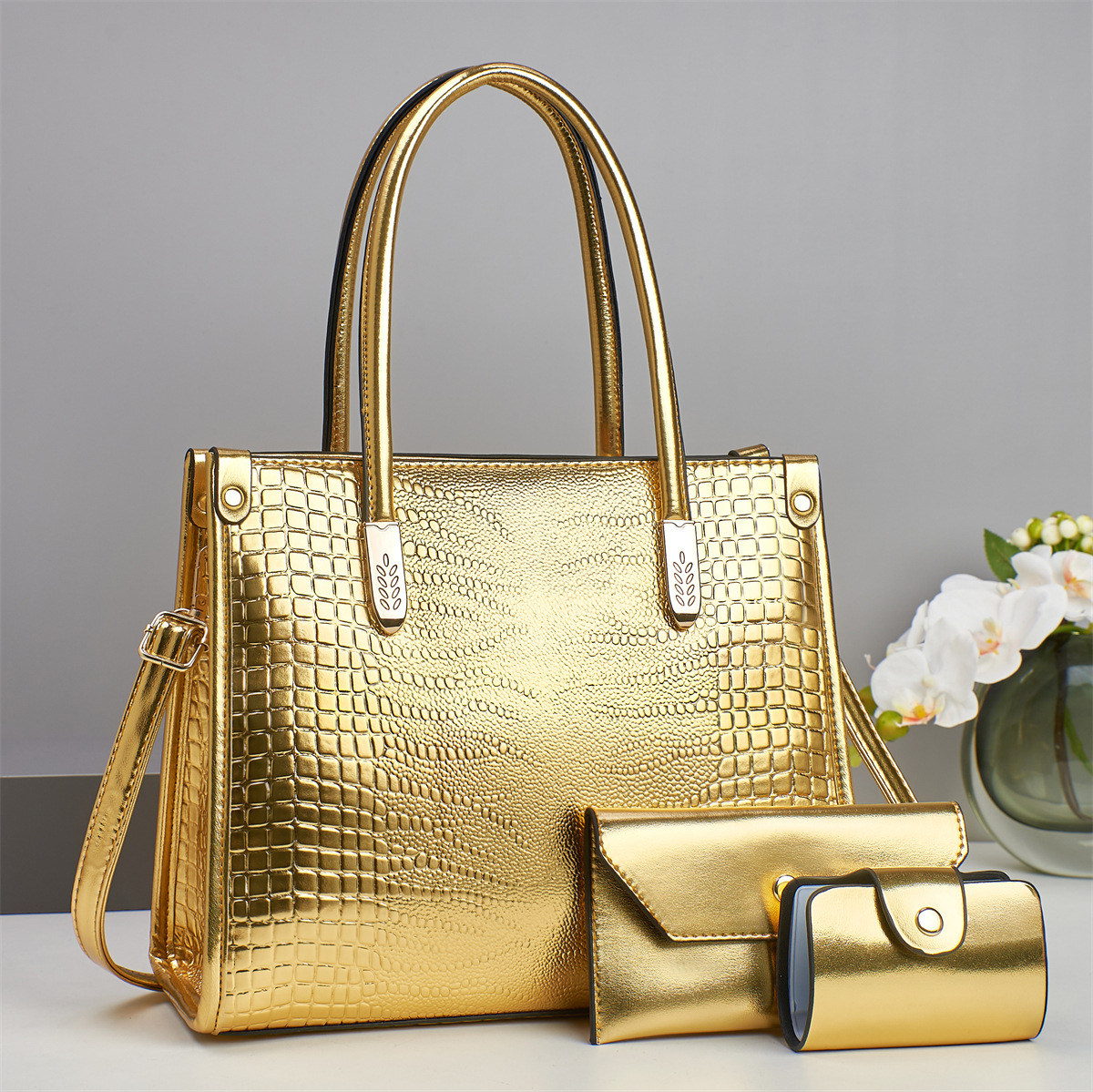 New crocodile pattern cross-border fashion trend women's bag, high-end large-capacity single-shoulder bag, crossbody bag, steamed bun mother handbag Application Scenario