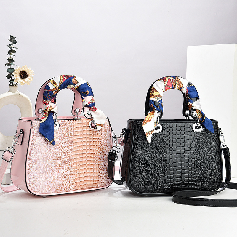 Spring's best-selling new crossbody bag for women 2025, a versatile and fashionable single-shoulder bag for foreign trade full figure