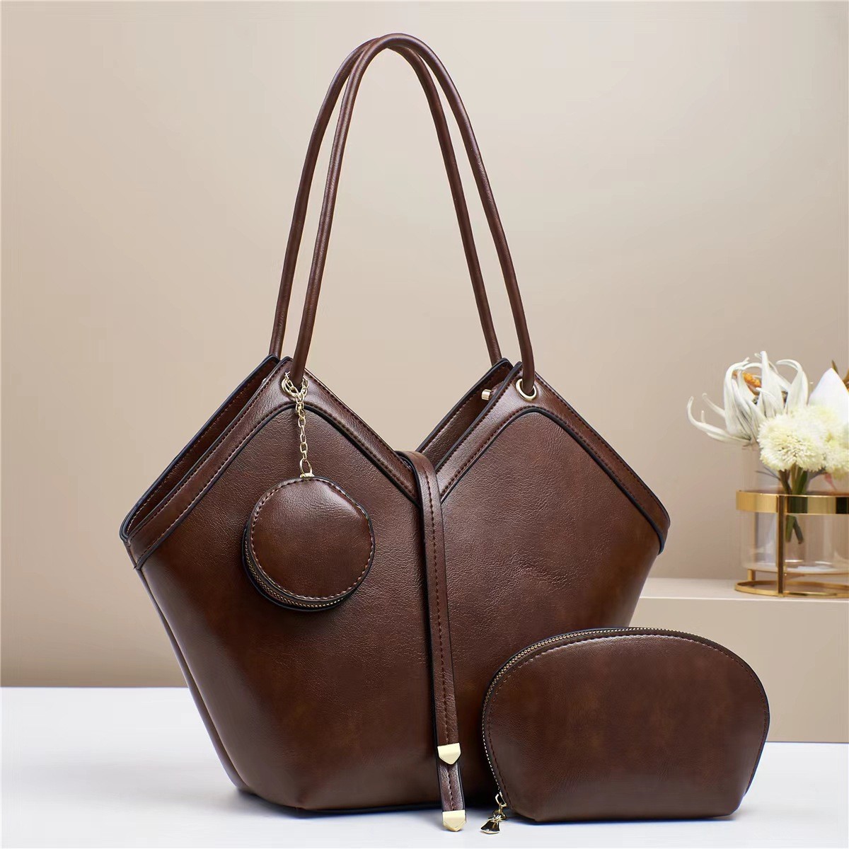 Niche tote bag for women, large-capacity retro handbag, three-piece set, crossbody bag, high-end cross-border women's bag full figure