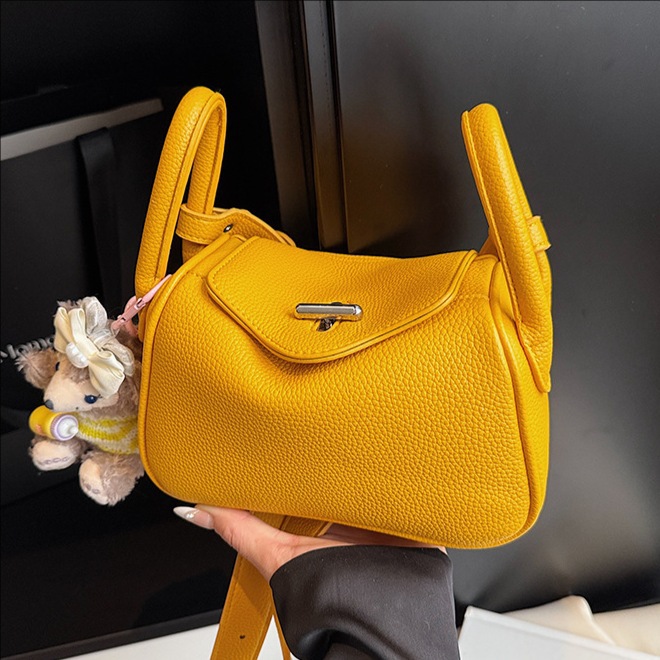 This high-end, lychee patterned fashionable handbag is a new model for women in 2025. It is trendy, versatile, stylish and light luxury single-shoulder crossbody bag full figure