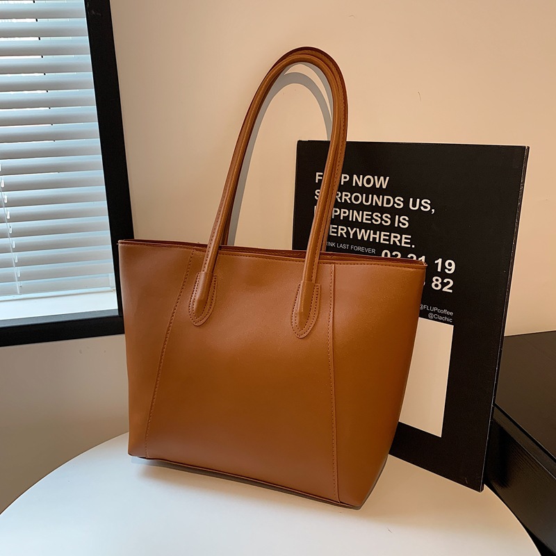 Large bag 2024 new Tote bag for autumn and winter, large-capacity single-shoulder bag for work and commuting, soft leather solid color women's bag full figure