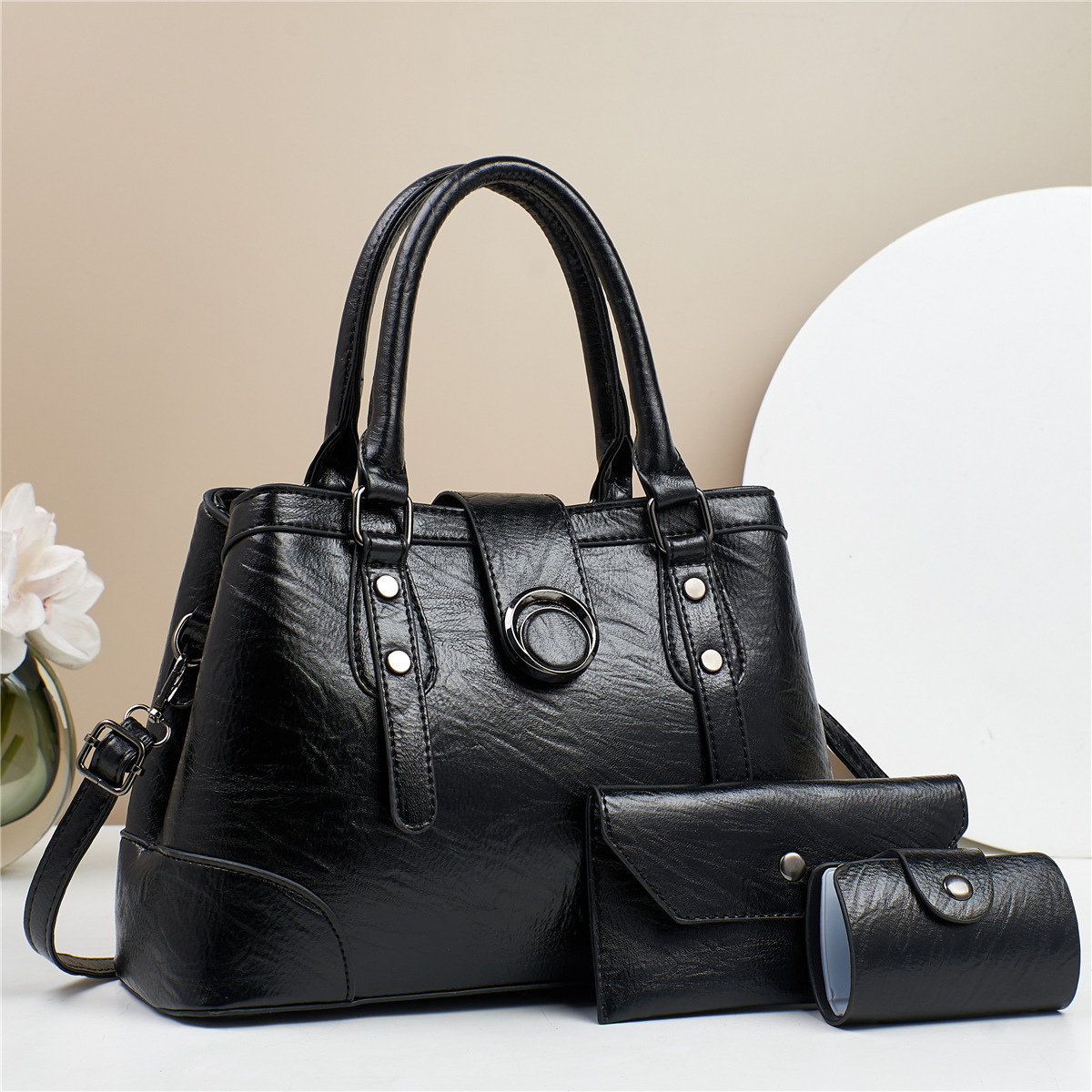 A new retro pattern patchwork fashionable three-piece set of mother-and-child bag with a high-quality and fashionable cross-border single-shoulder bag and a large-capacity crossbody bag full figure
