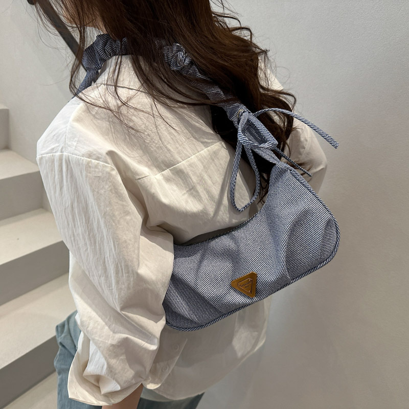 Fashion bags for Women 2025: This year's popular underarm bags, pleated solid color single-shoulder bags, and cross-border crossbody bags details Picture