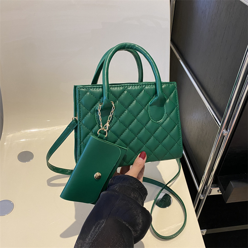 Embroidered thread quilted bag 2023 New style trendy and fashionable single-shoulder stylish small square bag, simple and individual hand-held crossbody bag details Picture