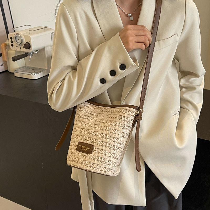 Summer straw woven bucket bag for women 2025 New style, fashionable and casual beach handbag, large capacity crossbody woven bag Specification drawing