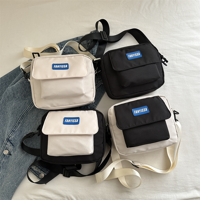 Simple and versatile solid-color small square bag, ins Korean-style casual student, Japanese-style trendy single-shoulder crossbody bag Application Scenario