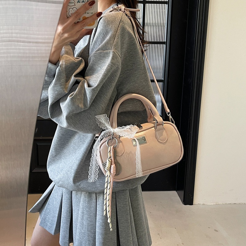 High-end handbag, versatile for women in spring and summer, 2025 new fashion crossbody bag, casual hand-carry Boston bowling bag details Picture