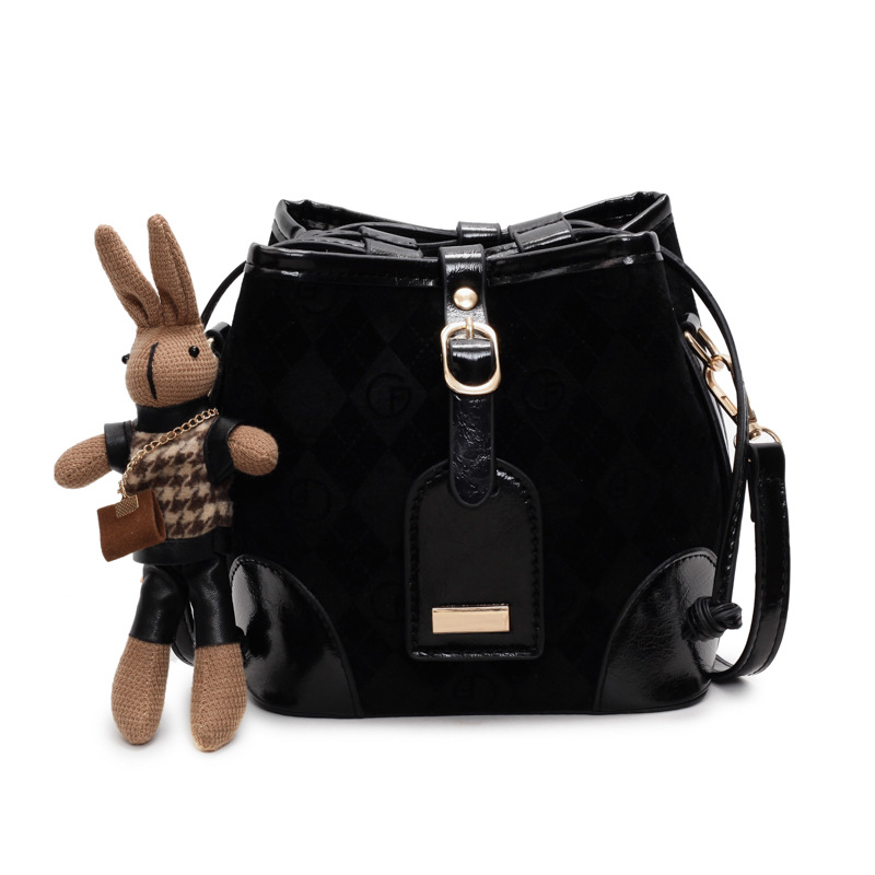 This year's popular women's bags are the new 2024 trendy, retro and versatile single-shoulder bags with niche designs and crossbody bucket bags Item Picture
