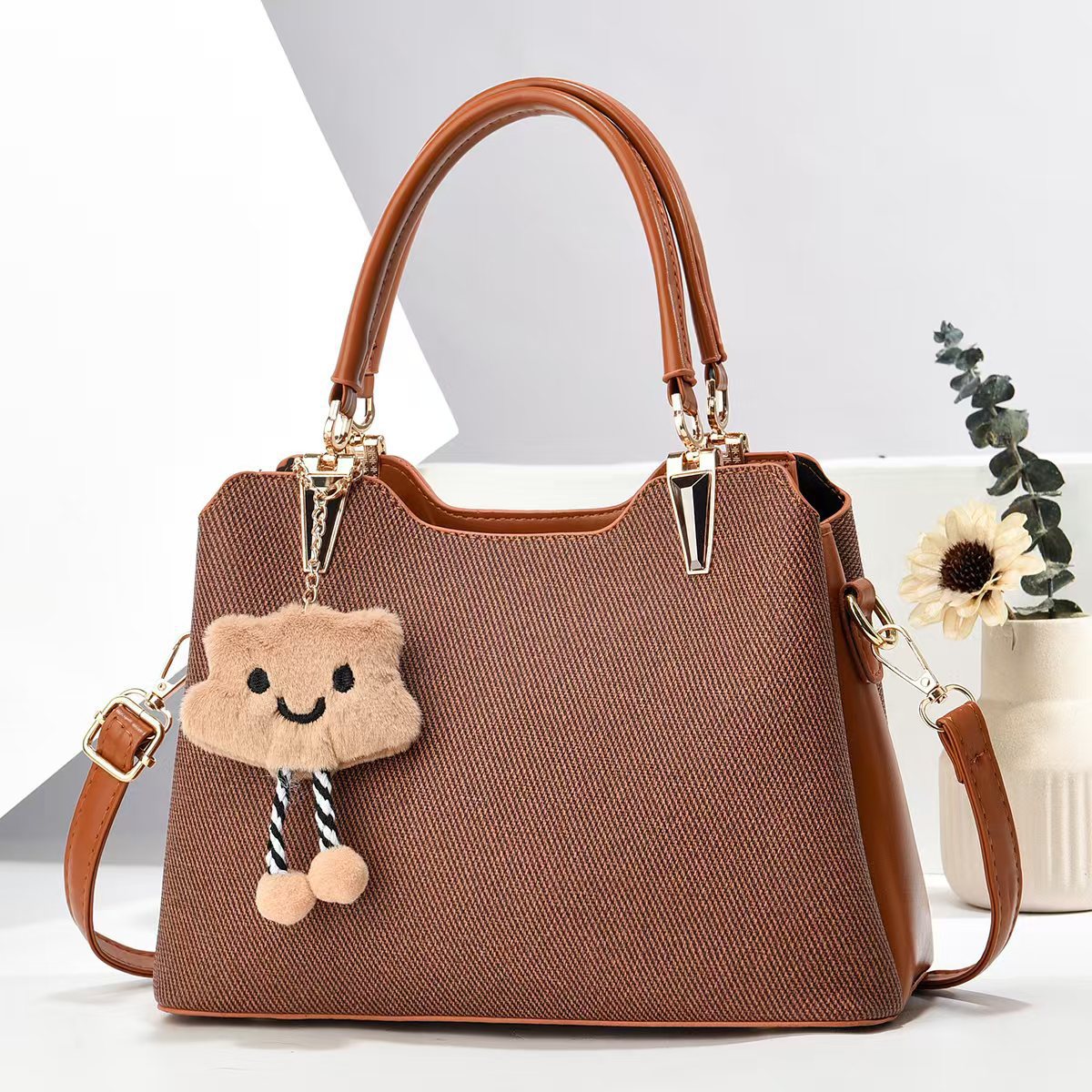 High-end quality single-shoulder bag, fashionable and trendy handbag, simple and new ladies' bag, versatile crossbody Korean-style crossbody bag details Picture
