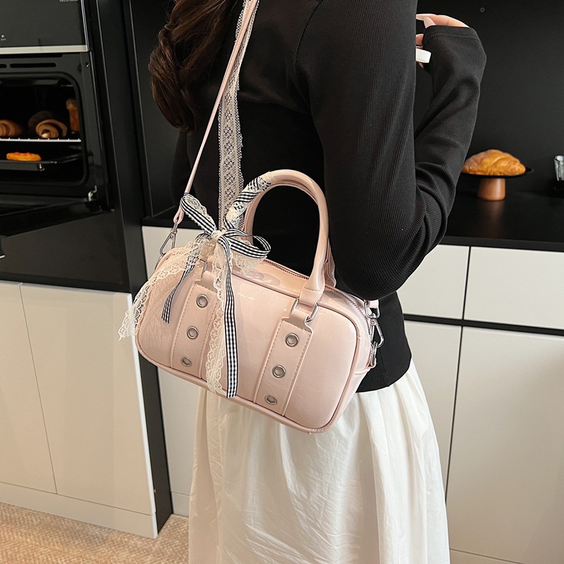 2025 New cross-border handbag, women's casual and simple soft leather bowling bag, high-end single-shoulder crossbody bag Application Scenario