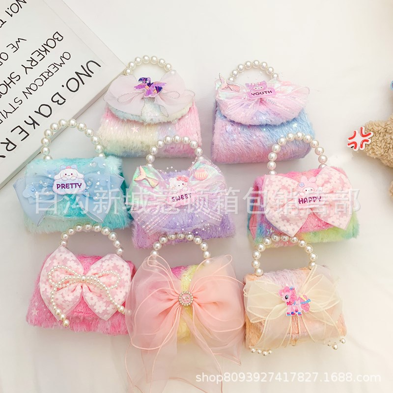 The new autumn and winter children's handbag, a cute plush Sanrio accessory princess bag, is a trendy and fashionable bag for little girls details Picture