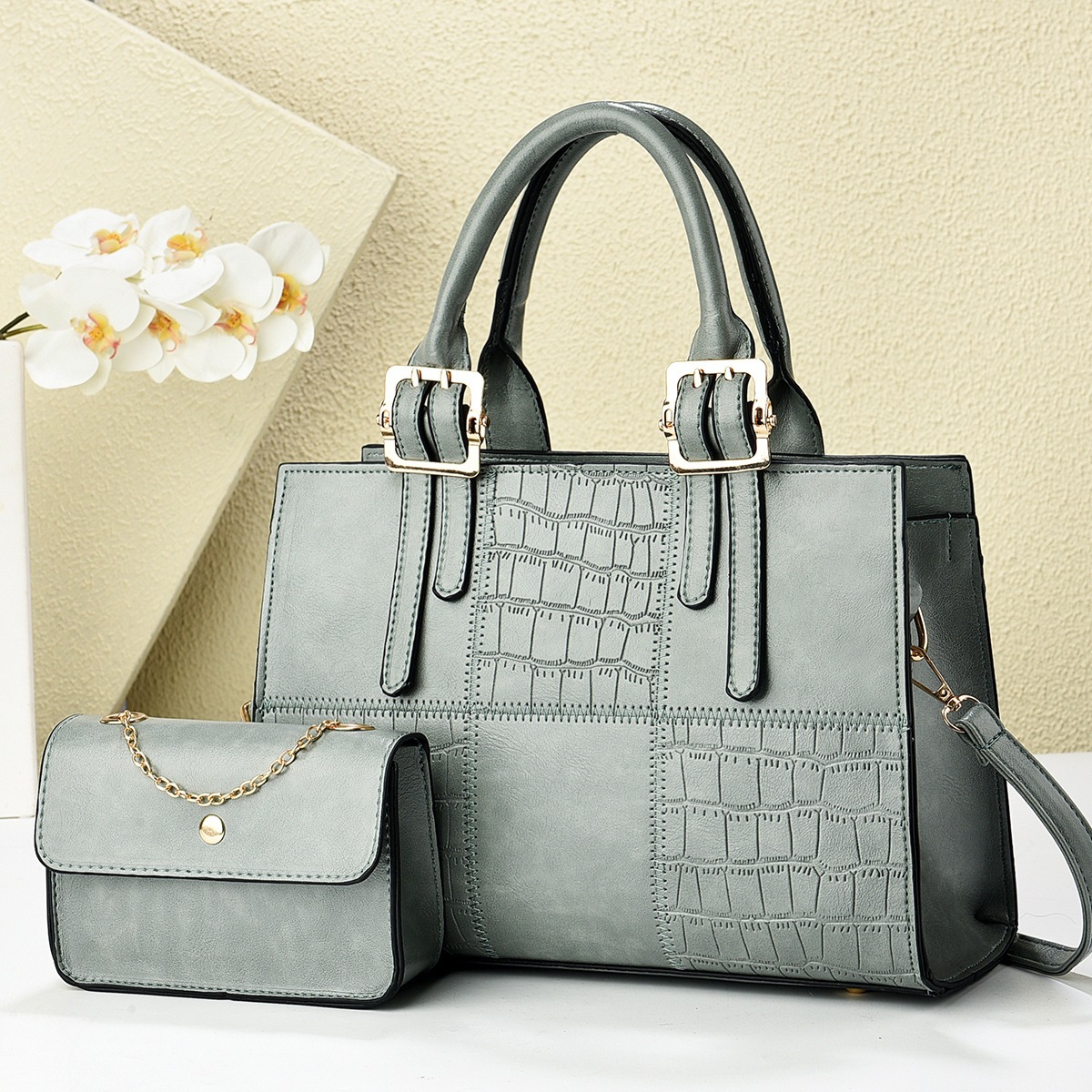 The new checkered stone pattern mother-and-child bag is fashionable and versatile, with a high level of appearance. It is a cross-border trend single-shoulder crossbody bag Application Scenario