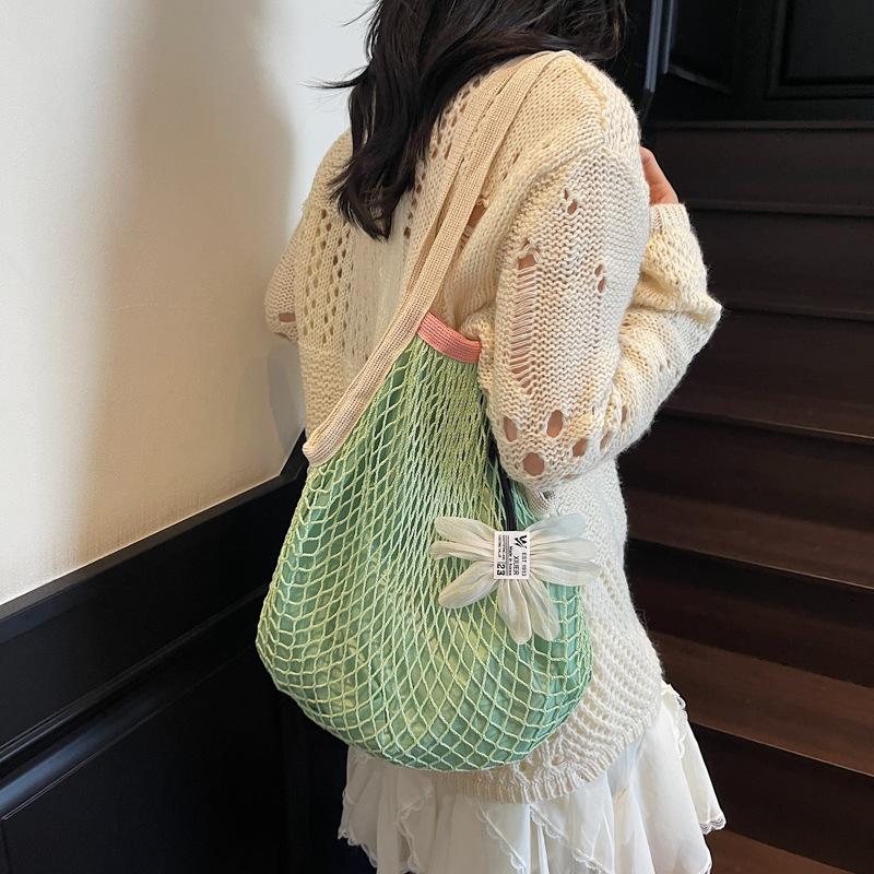 Trendy underarm bag, simple bucket bag, hollowed-out large capacity single-shoulder bag, new summer 2025 style, stylish knitted underarm bag Specification drawing