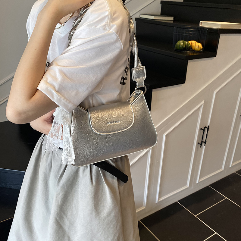 Cross-border super popular underarm bag 2025 New versatile women's bag, fashionable small square bag, Korean-style single-shoulder bag, commuter crossbody bag Specification drawing