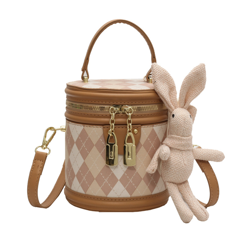 A simple diamond-shaped cylinder bag for women, a new summer fashion and casual crossbody bag in 2025, a best-selling hand-held bucket bag for women Item Picture