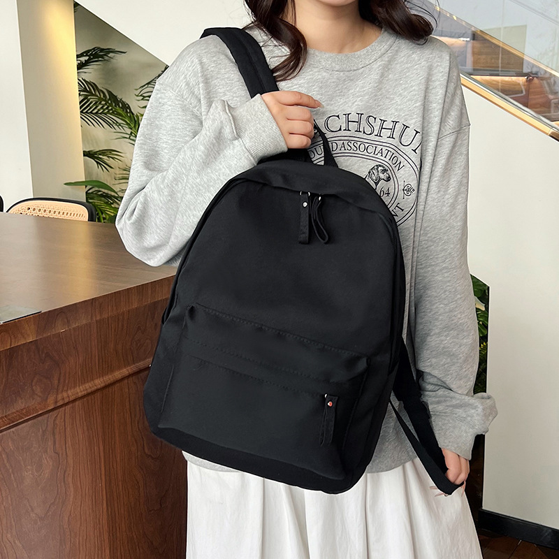 A new cross-border solid-color lightweight backpack for the autumn of 2024, a versatile and large-capacity single-shoulder crossbody bag details Picture