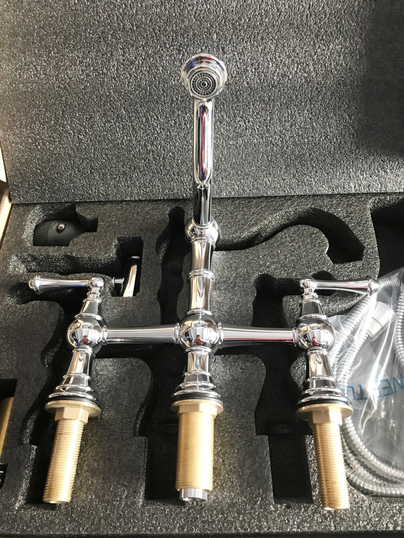 Kaiping Youjia Sanitary Ware copper washbasin, four-hole faucet, chrome-plated 8-inch basin, double handle, American style with spray gun 3841 Specification drawing