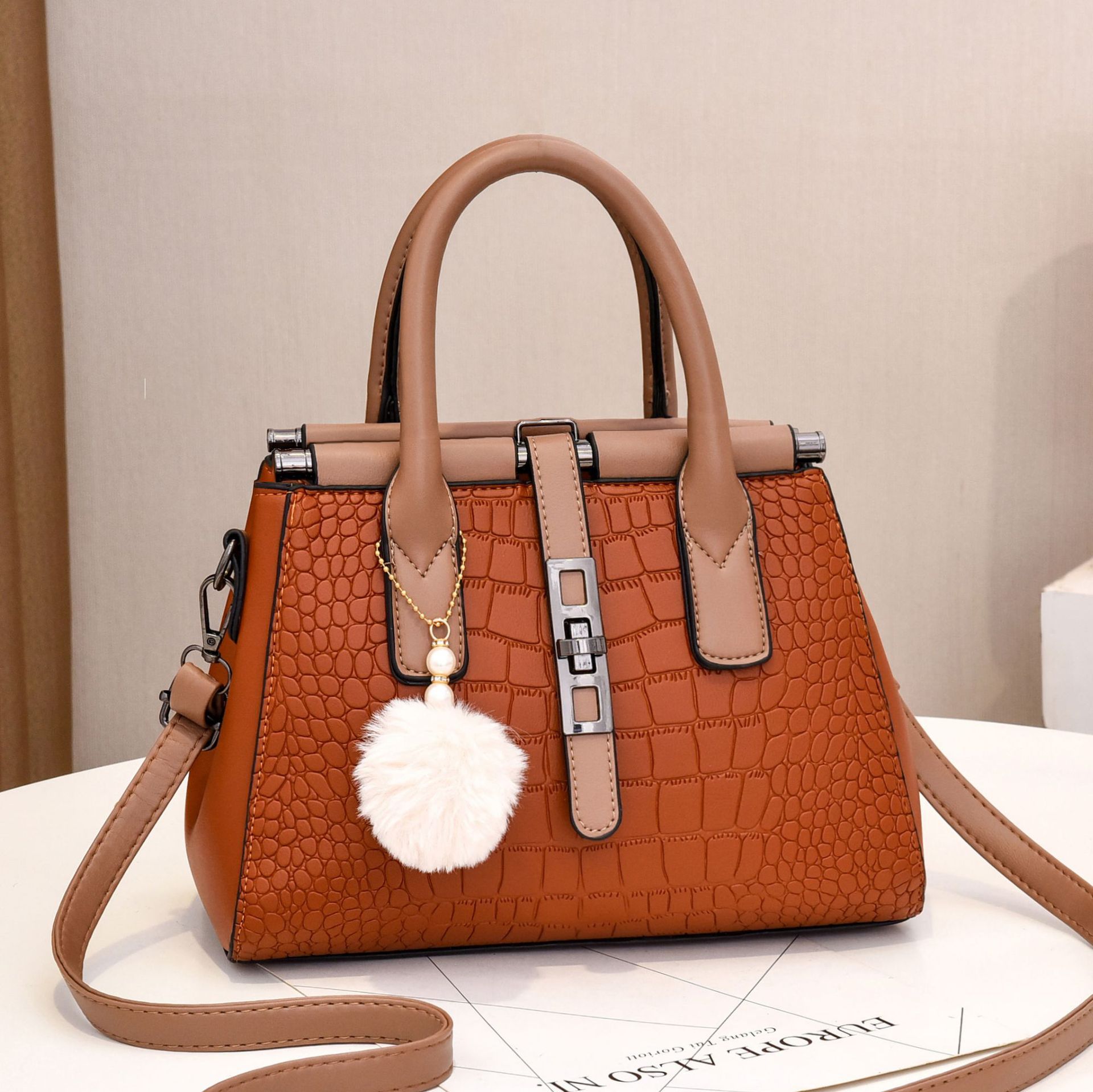 Wholesale PU leather women's bags 2022 new style European and American large bags, fashionable and large-capacity trendy women's handbags, single-shoulder consignment details Picture