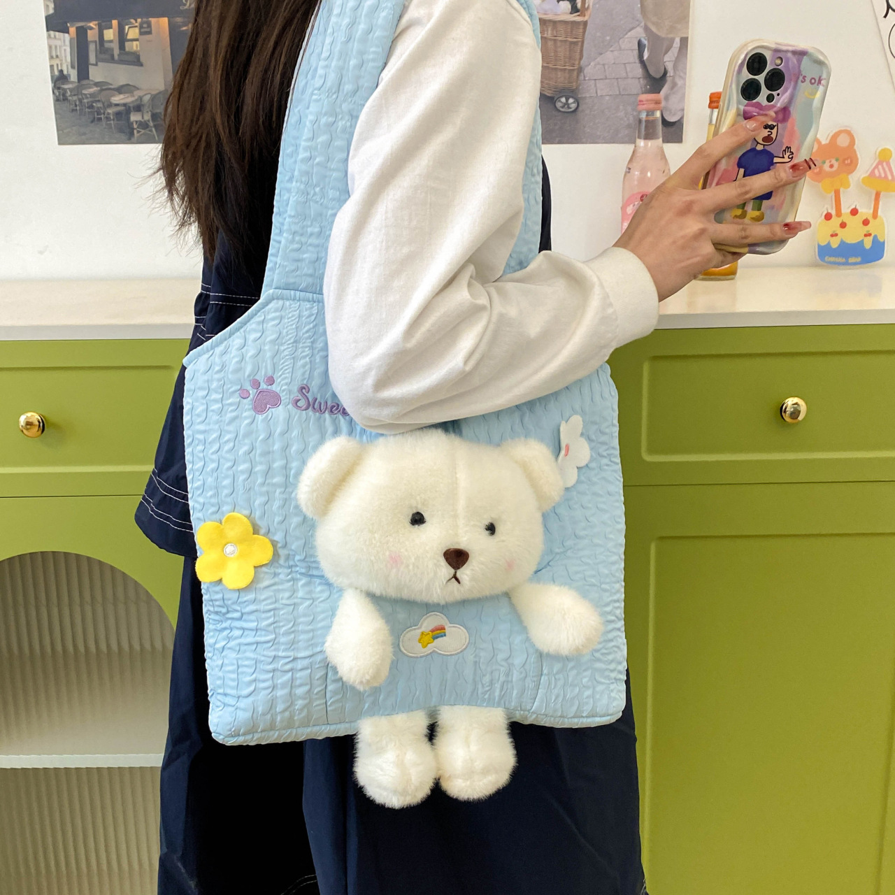 Cartoon canvas bear girl bag 2024 New style Cute plush doll handbag, large capacity crossbody bag Application Scenario