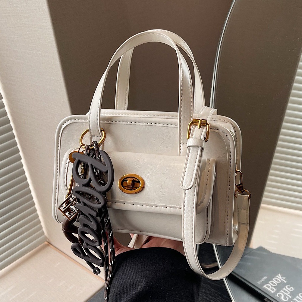 Retro and simple small bag for women, 2025 new Spring/Summer fashion single-shoulder crossbody bag for women to carry to work full figure