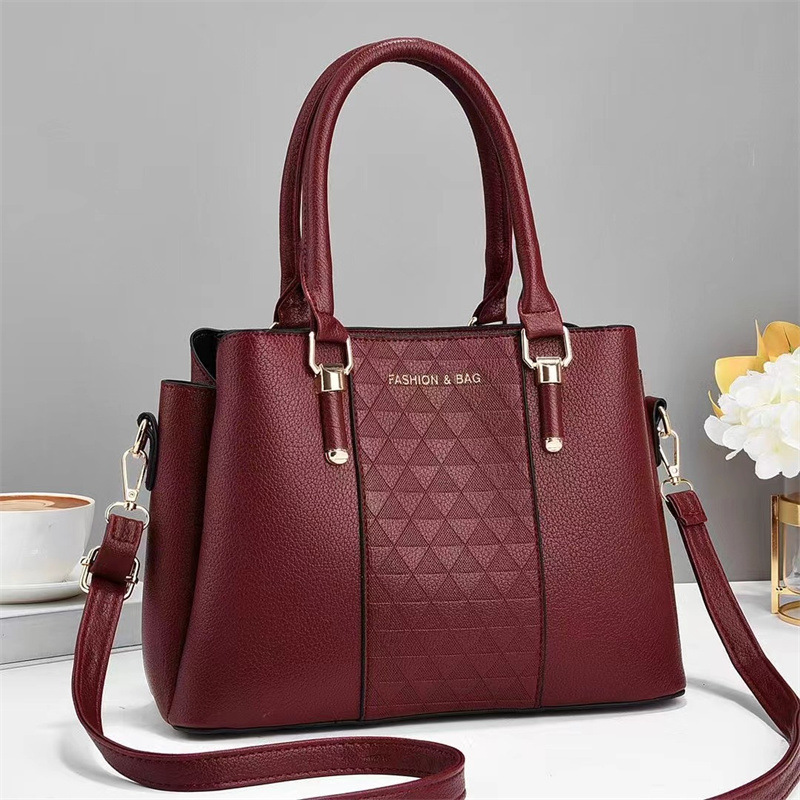 Factory fashion trend women's bag, high-end sense, large capacity single-shoulder bag, crossbody bag, handbag women's bag, 17216 Application Scenario