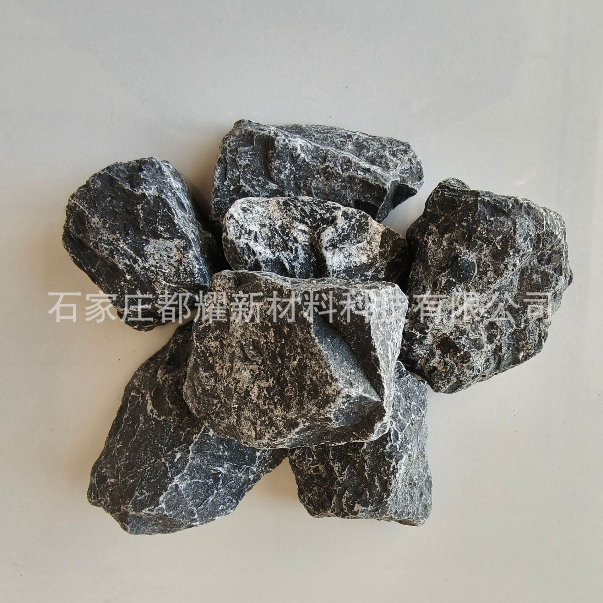 Factory stock of black gravel, washed stone, construction small crushed stones, garden washed rice stones, mountain and water landscape permeable road stones details Picture