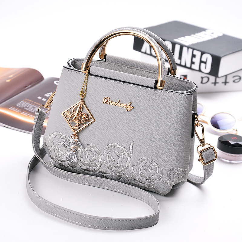 Cross-border Women's Bags 2022 New Style Small bags, fashionable embroidered women's bags, trendy single-shoulder crossbody bags, hand-held small square bags Item Picture
