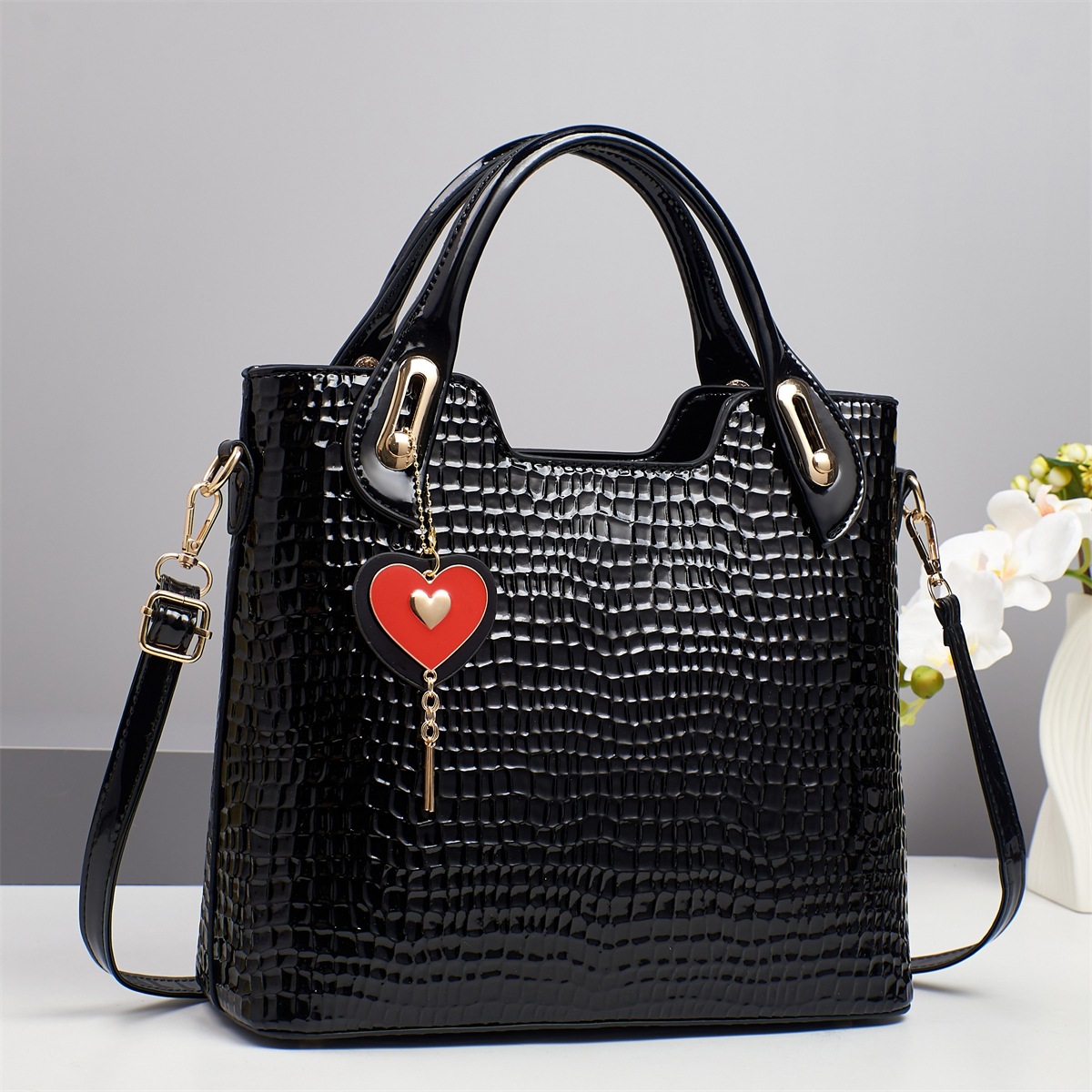 Cross-border shipping of the 2025 new lizard pattern trendy women's single-shoulder bag and simple handbag for foreign trade full figure