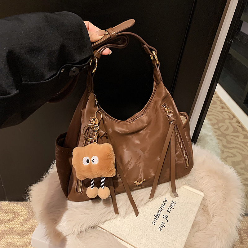 Casual commuting large-capacity women's 2025 new style, high-end and versatile crossbody bag, fashionable single-shoulder armpit bag Specification drawing