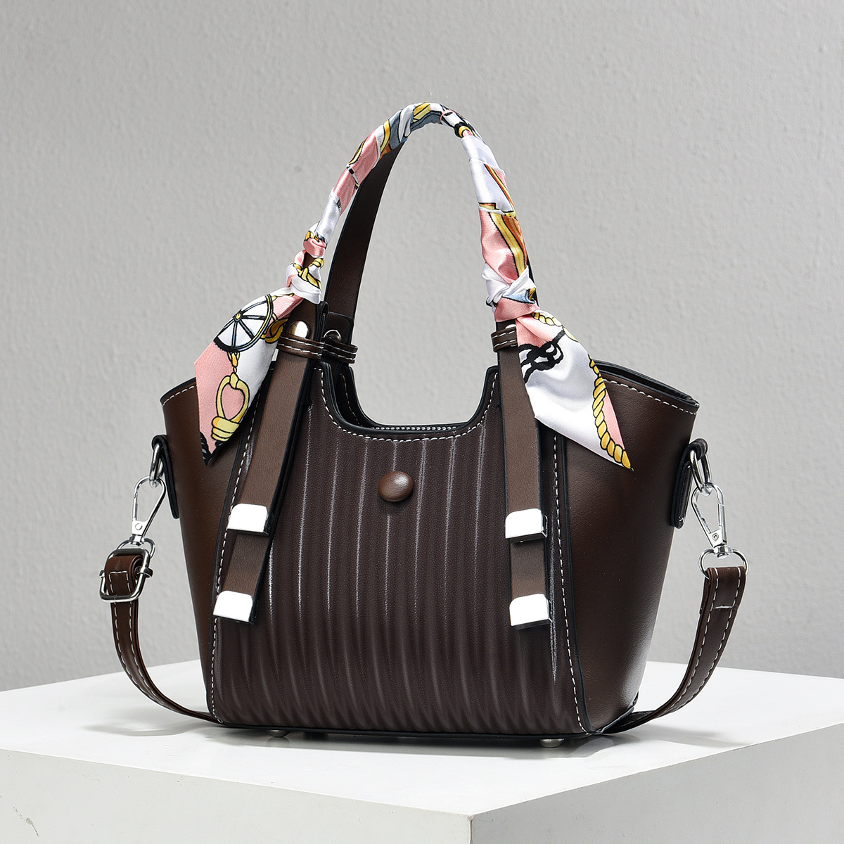 Crossbody bag, single-shoulder bag, fashionable and simple, Japanese and Korean style, 2025 new trendy casual bag, handbag details Picture