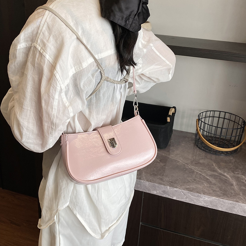 Spring 2025 new high-end ladies' small bags: simple and versatile baguette bag, niche design, single-shoulder underarm bag Specification drawing