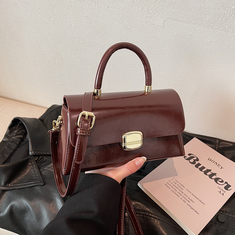 A simple and elegant hand-held small square bag for women, 2025 new Korean style, trendy, casual and versatile single-shoulder bag, a high-end women's bag Specification drawing