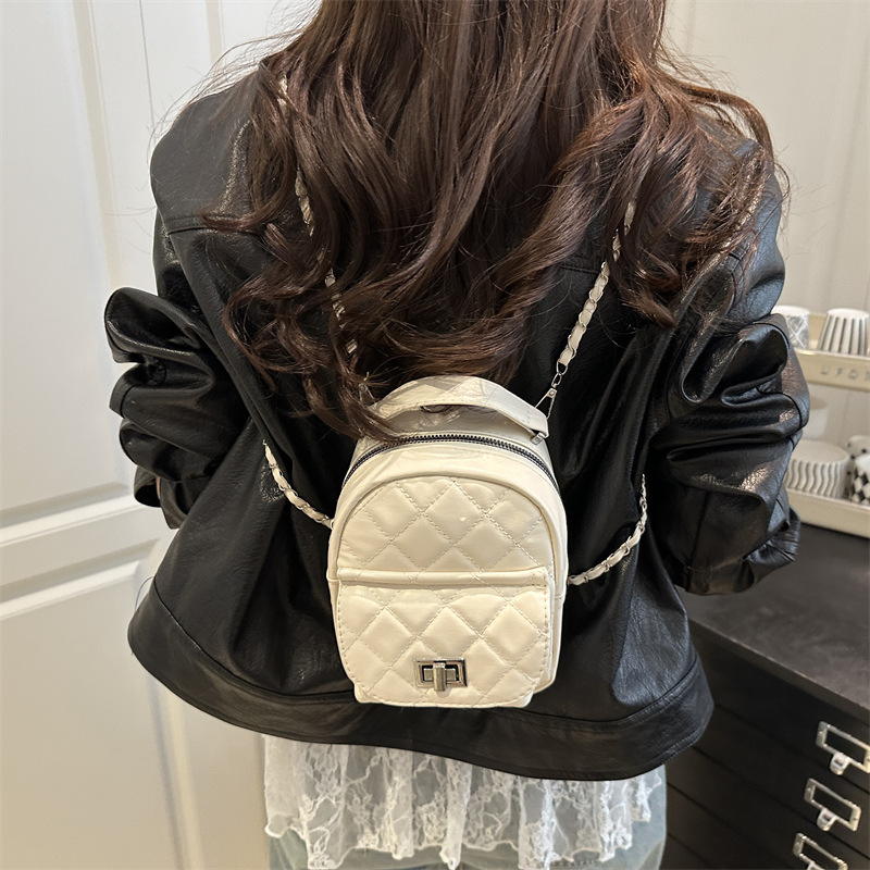 Cross-border Chanel-style diamond-shaped chain small backpack for women 2025 New style fashionable and versatile small backpack, single-shoulder crossbody bag details Picture