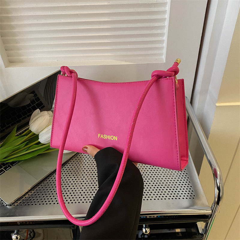 Personalized French candy-colored underarm women's bag 2023 new style, fashionable and simple single-shoulder bag, stylish hand-held baguette bag Application Scenario