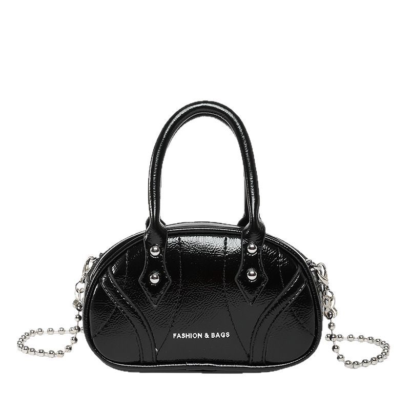 The 2025 new fashion casual commuting chain hand-held pillow bag is a unique single-shoulder crossbody bag with a unique design for women Item Picture