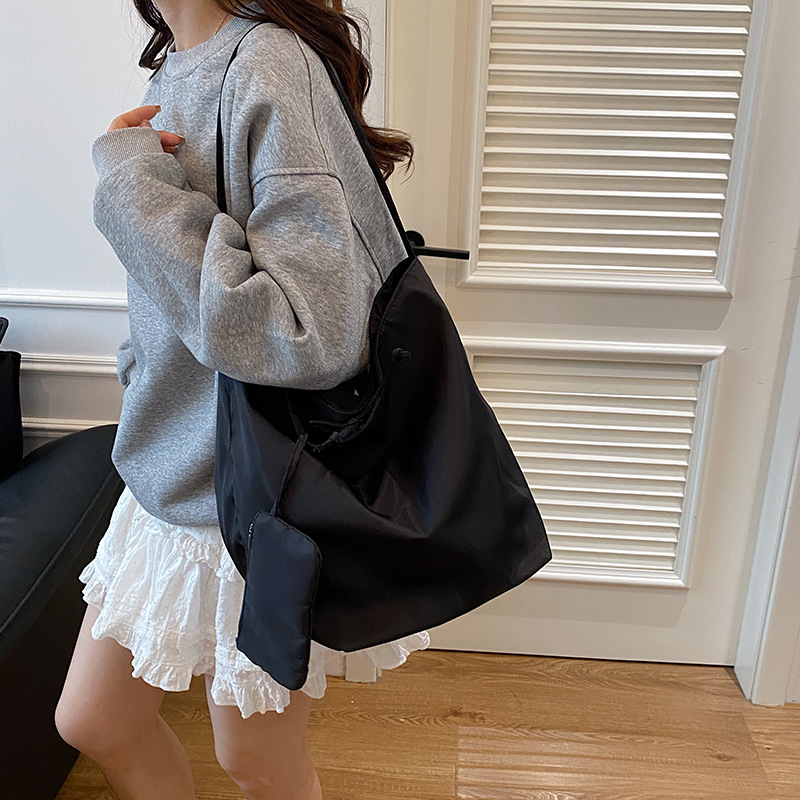 Korean-style simple nylon large-capacity fabric bag 2025 new laid-back style casual and versatile single-shoulder tote bag Specification drawing