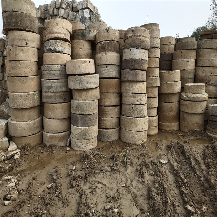 Factory stock of old Paleolithic grinding discs, stone discs, old grinding discs, scenic area grinding discs, road paving stones, stone grinding discs Application Scenario