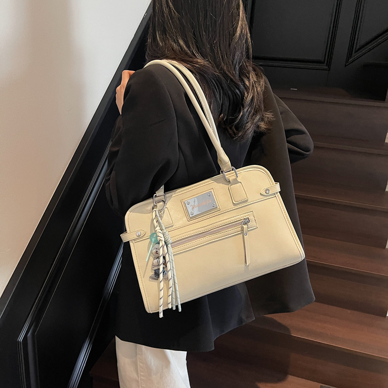Retro trend large-capacity underarm bag for women, 2025 new high-end single-shoulder bag, simple and stylish commuting crossbody bag details Picture